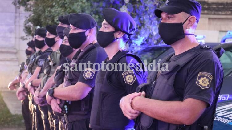 La provincia otorga un suplemento especial para reponer los uniformes policiales
