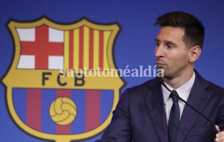 Messi ya acordó con el PSG y viaja a París a firmar el contrato