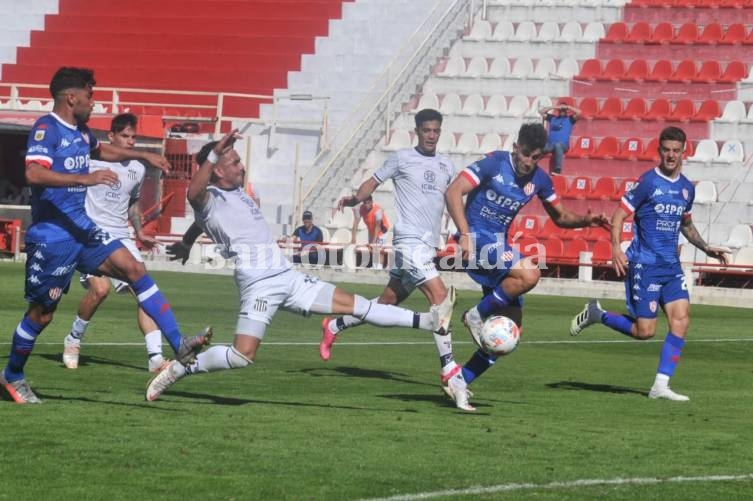 Unión cayó 2 a 1 ante Talleres en el 15 de Abril