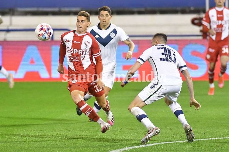 Unión visita a Vélez en un encuentro clave por la permanencia