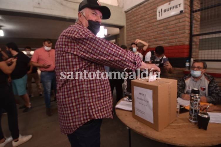 Amplio triunfo de José Vignatti en las elecciones de Colón
