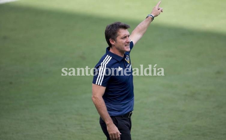 La Selección de Paraguay tendrá otro DT argentino: Barros Schelotto arregló su contrato