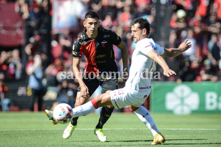 Colón batalló y le ganó a Estudiantes como local