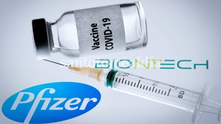 Pfizer pide aplicar a todos los adultos una tercera dosis de su vacuna