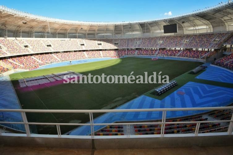 Colón se enfrenta en un partido histórico ante River, en busca de su segunda estrella