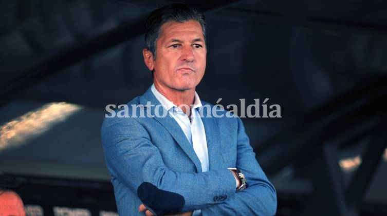 Con Mario Sciacqua como director deportivo, ¿será Falcioni el DT de Colón?