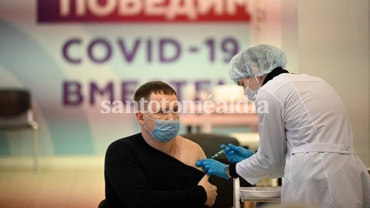 Los casos mundiales de coronavirus disminuyeron un 17% en la última semana