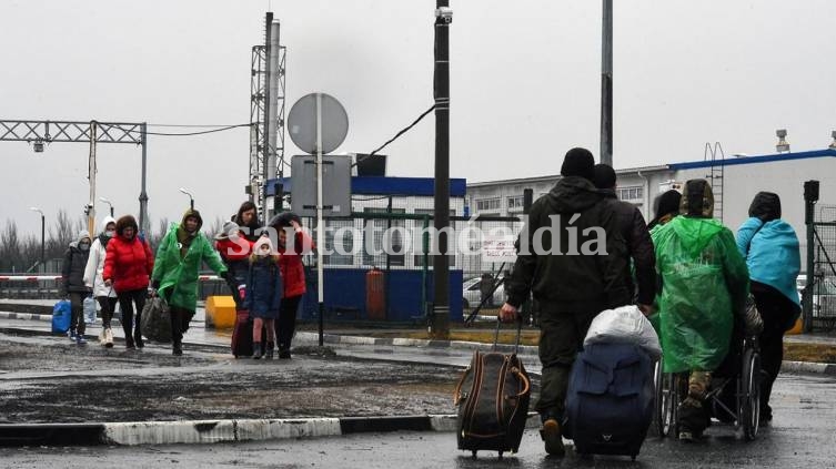 La invasión rusa en Ucrania forzó el desplazamiento de unas 100 mil personas