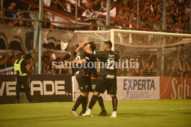 Colón le ganó con lo justo a un humilde Sportivo Peñarol