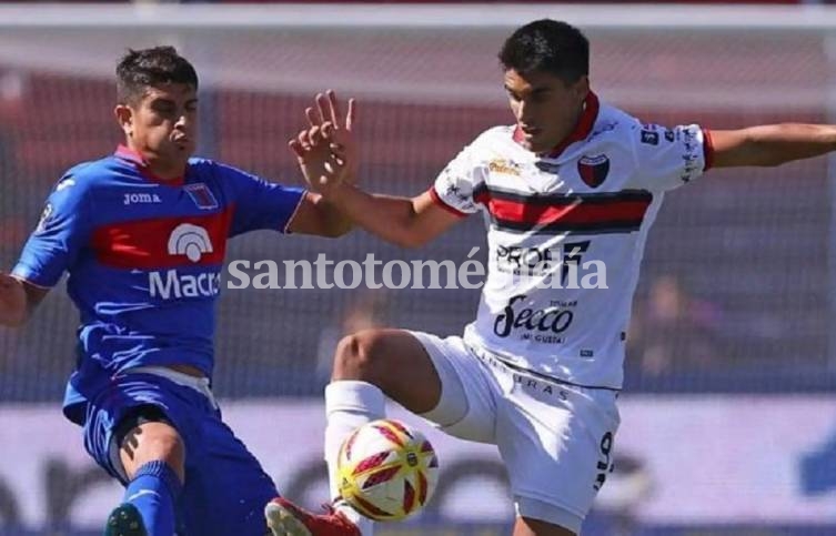 Colón enfrenta esta noche a Tigre en Victoria