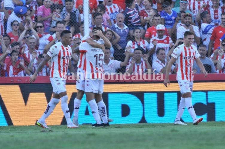 Unión volvió a ganar de local y lidera en su zona