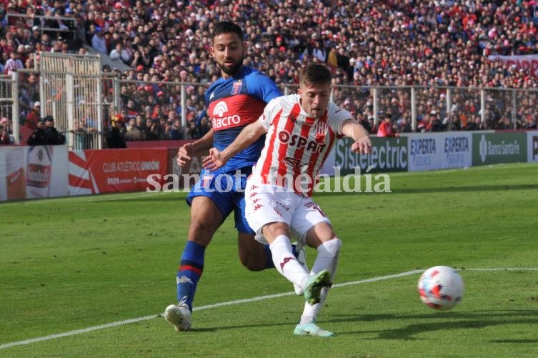 Unión tuvo todo a favor pero se quedó con las manos vacías ante Tigre