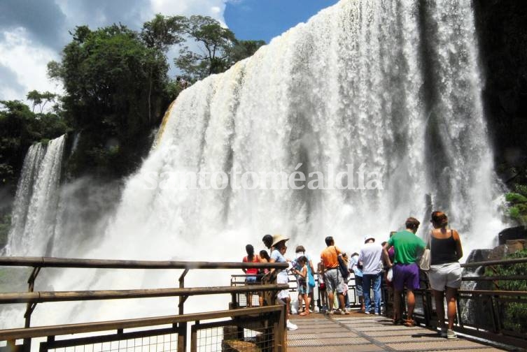 Cerca de dos millones de turistas se movilizaron por el país en el fin de semana extra largo