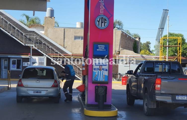Naftas: las petroleras adelantaron una semana la suba del 4,5% de julio