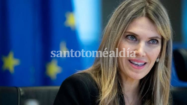 Eva Kaili, la vicepresidenta del Parlamento Europeo, tenía bolsas de dinero escondidas en su casa cuando fue detenida