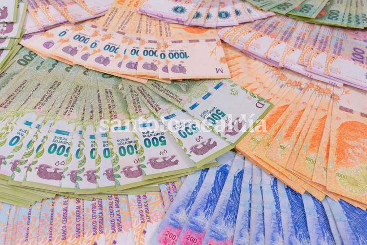 El Gobierno admitió que evalúa emitir billetes de $2.000 y $5.000