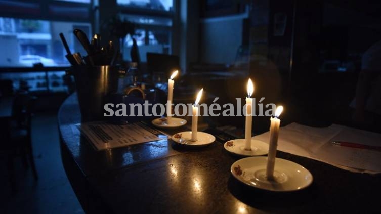 Apagón masivo en el AMBA y distintas provincias en medio de la ola de calor