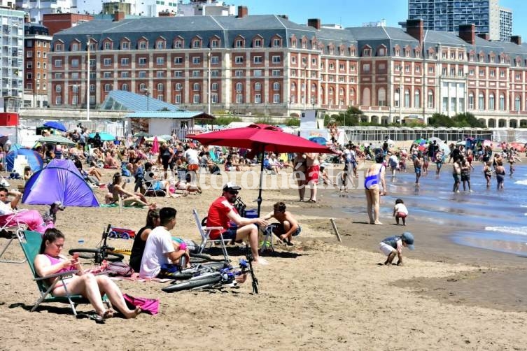 33,8 millones de turistas viajaron por el país durante la temporada de verano y gastaron 1,3 billones de pesos