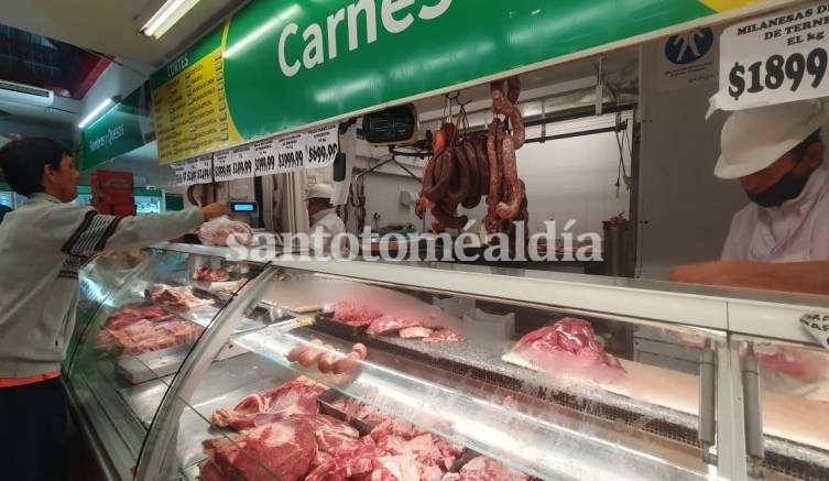 La inflación de alimentos vuelve a acelerarse y se espera un agosto complicado