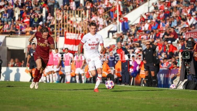 En un duelo clave, Unión igualó 1 a 1 con Lanús