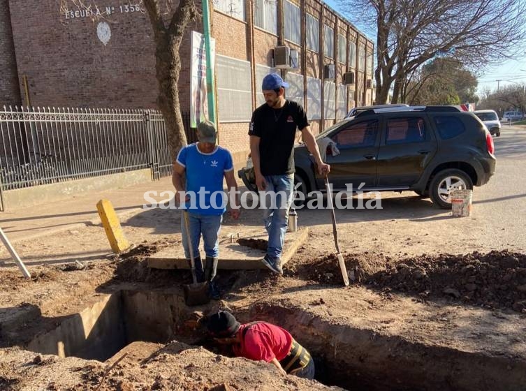 La Municipalidad avanza con la ejecución de desagües sobre calle Hipólito Yrigoyen