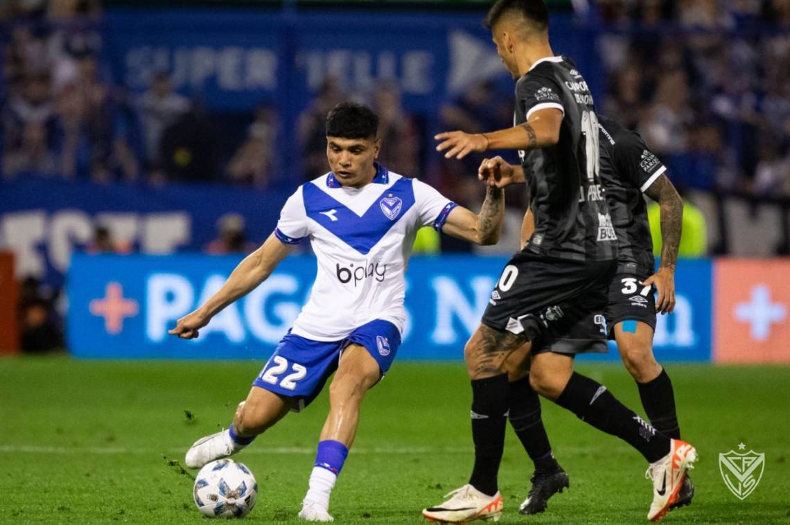 Vélez le ganó a Atlético Tucumán y salió de la zona de descenso directo