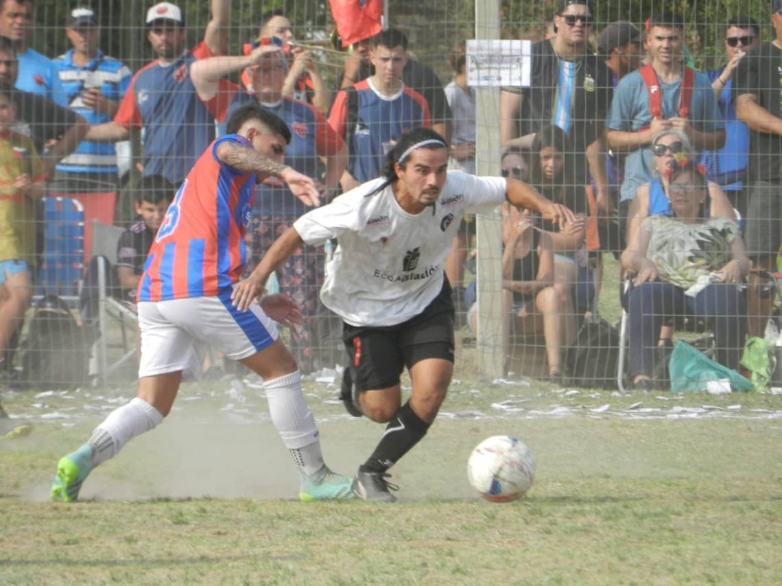 Vecinal Gálvez y Academia AC vuelven a enfrentarse, ahora en Primera A. (Foto: Archivo)