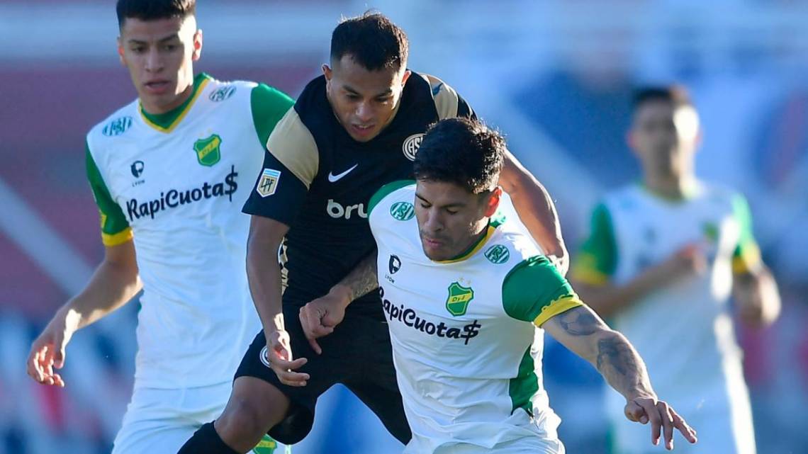 Defensa y San Lorenzo animarán un cruce clave para clasificar a Libertadores de 2024