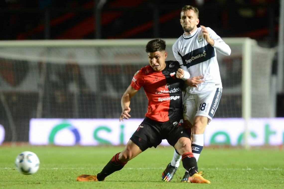 Colón y Gimnasia definen el segundo descenso de la Liga Profesional. (Foto: Archivo - Télam)