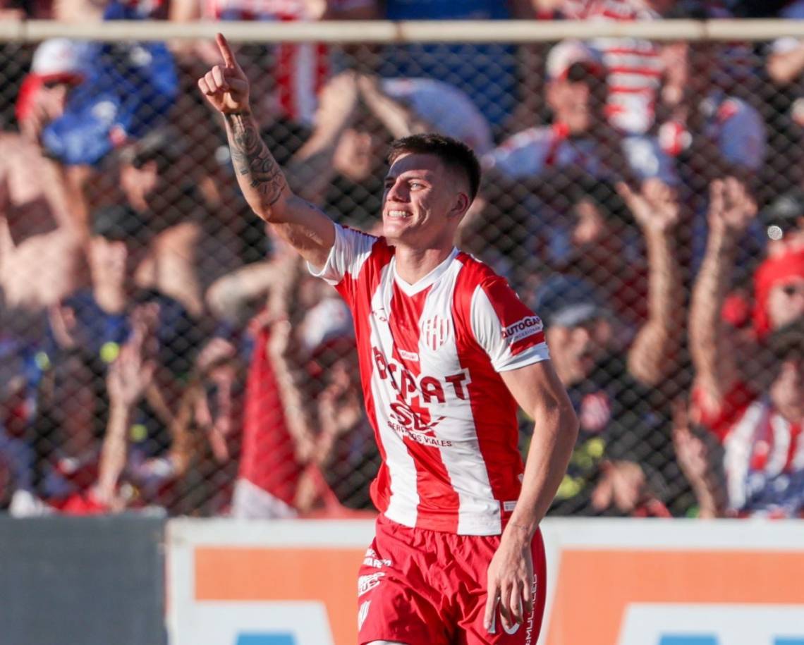 Kevin Zenón se acerca a Boca