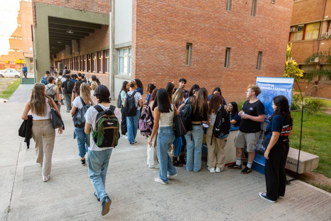 11039 personas se anotaron a carreras presenciales de la UNL.