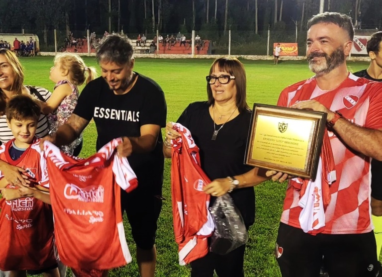 Emotivo homenaje a “Lito” Brignone en el comienzo del torneo de la Liga Santafesina