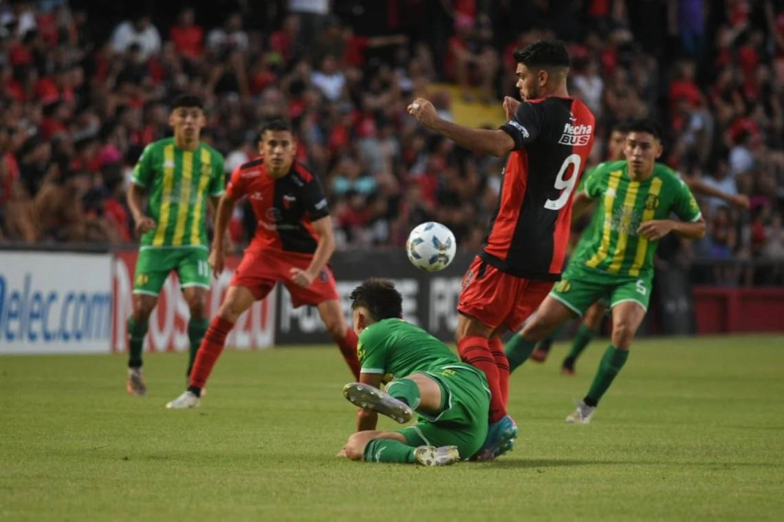 Colón quiere volver a sumar de visitante en un partido clave ante Aldosivi
