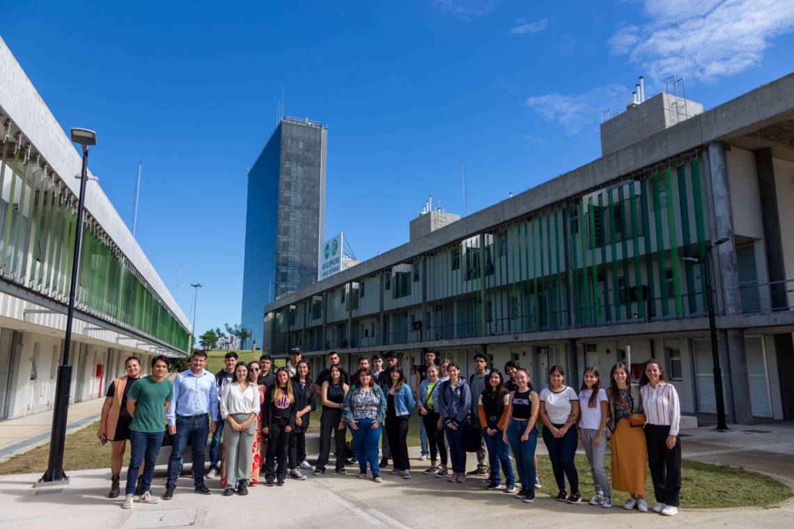 31 estudiantes becados por la UNL se alojarán durante el ciclo lectivo 2024 en las residencias ubicadas en Ciudad Universitaria. 