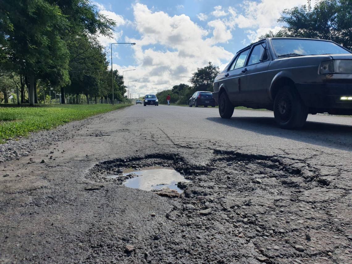 Los baches se multiplican a lo largo de todo el Acceso Norte. (Foto: STD)