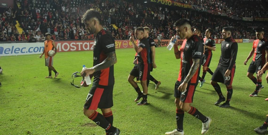 Colón no pudo doblegar a Temperley y empató 0 a 0