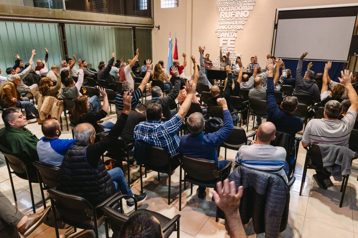 Los secretarios generales, en el plenario de este jueves. (Foto: Prensa FESTRAM)