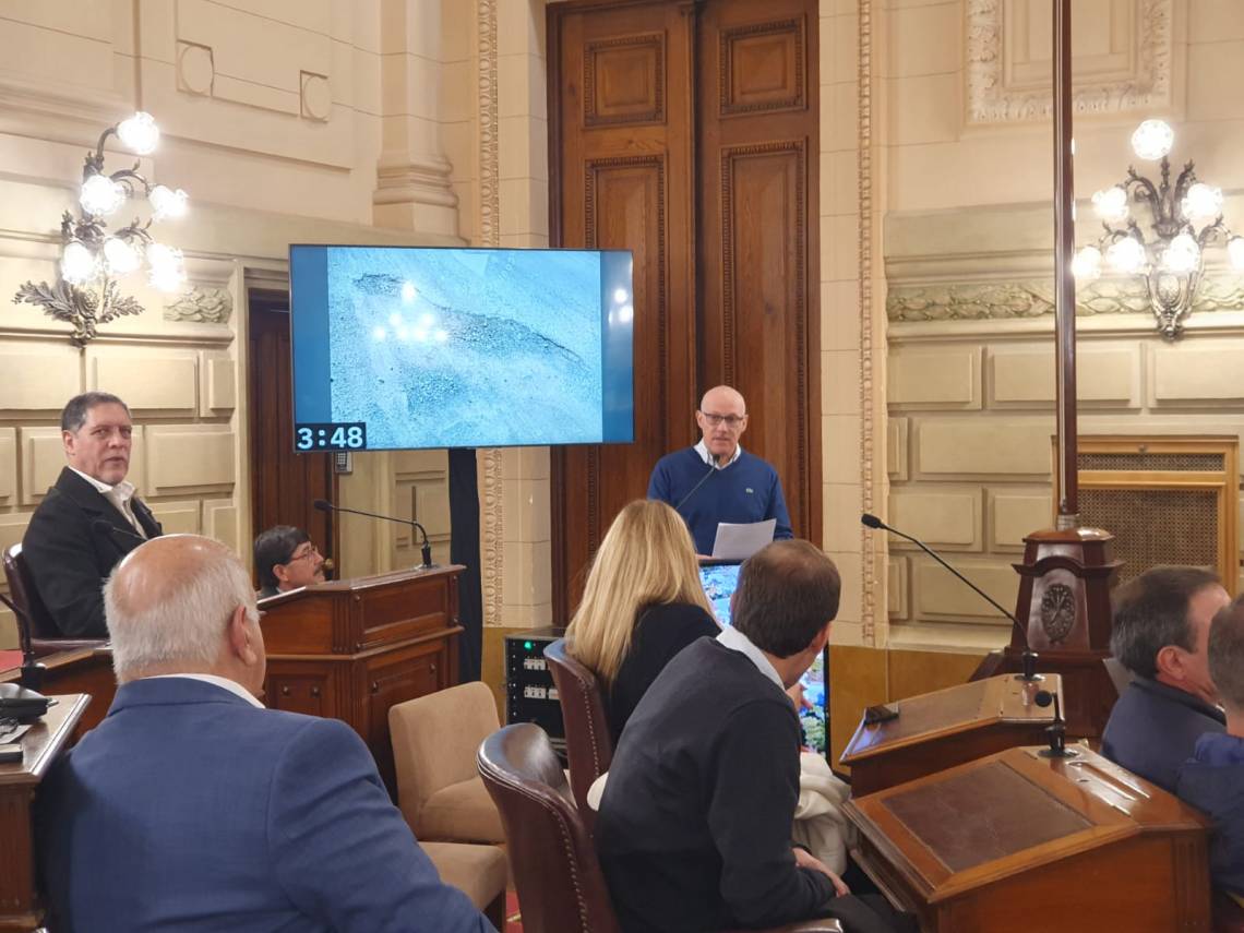 El representante de la Vecinal Norte, durante su exposición. (Foto: STD)