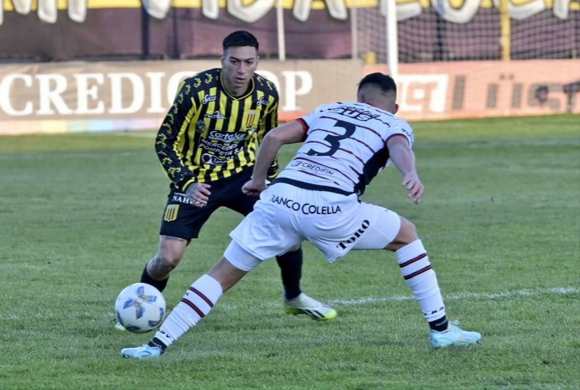 Colón empató 0 a 0 con Almirante Brown y conservó la punta