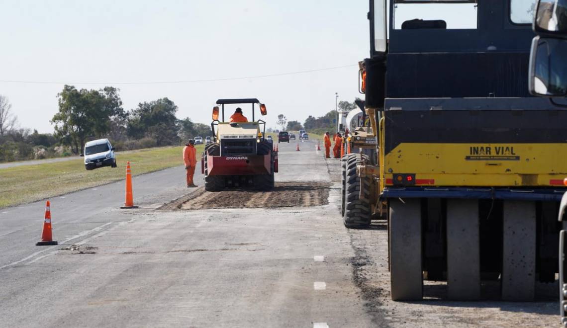 Autopista Rosario- Santa Fe: Provincia avanza con reparaciones en más de 90 kilómetros.