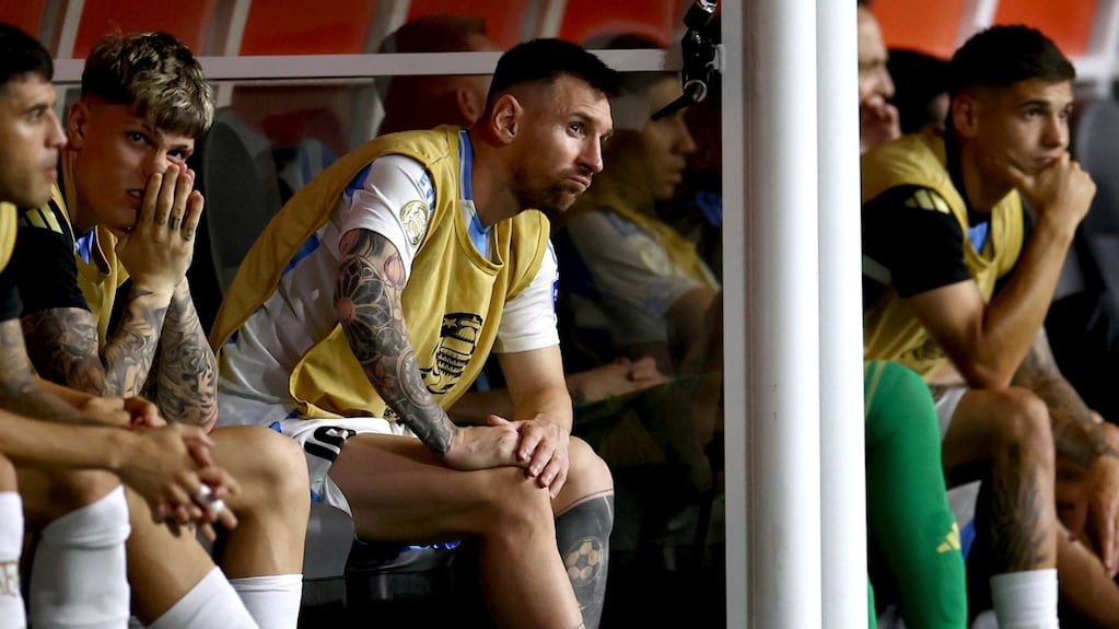 Messi sufrió una lesión ligamentaria en el tobillo derecho: cuánto tiempo estará sin jugar
