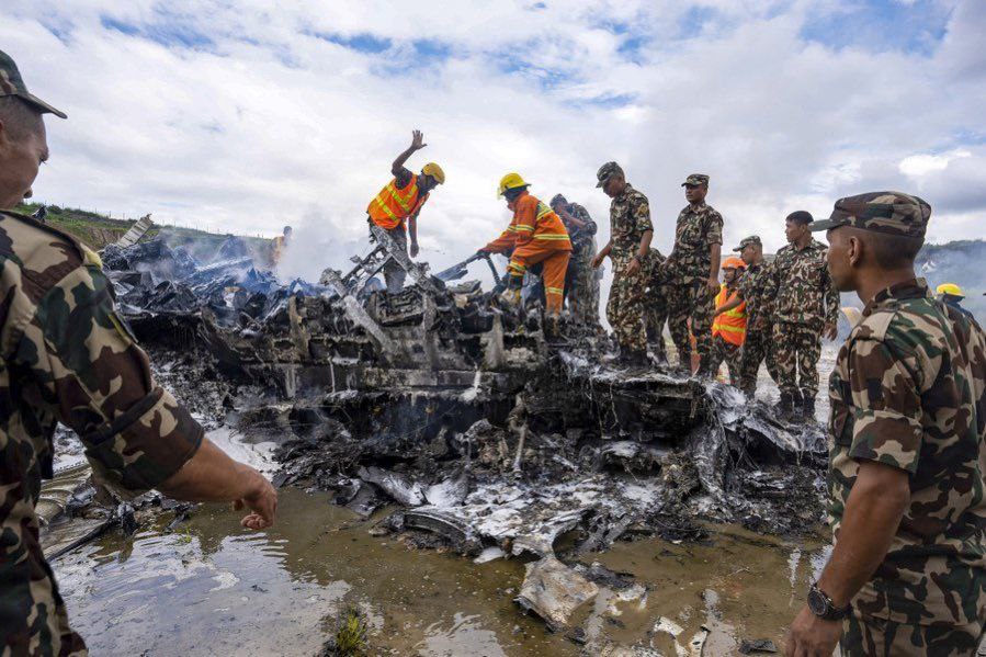 Se estrelló un avión con 19 pasajeros a bordo en Nepal: el único sobreviviente fue el piloto