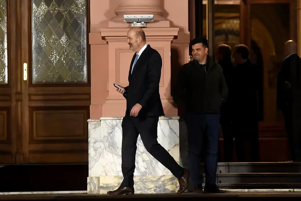El Gobierno nacional prepara el cierre de decenas de organismos públicos por decreto