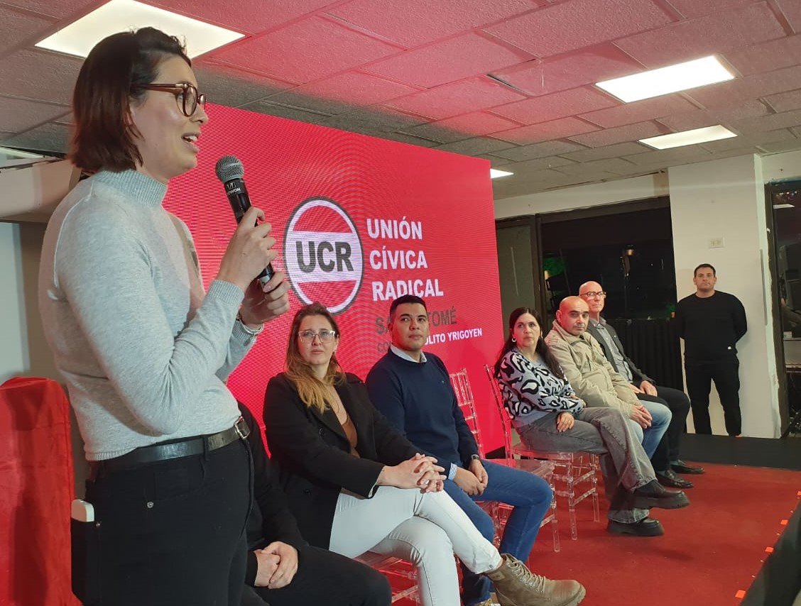 Florencia González asumió la conducción de la UCR Santo Tomé