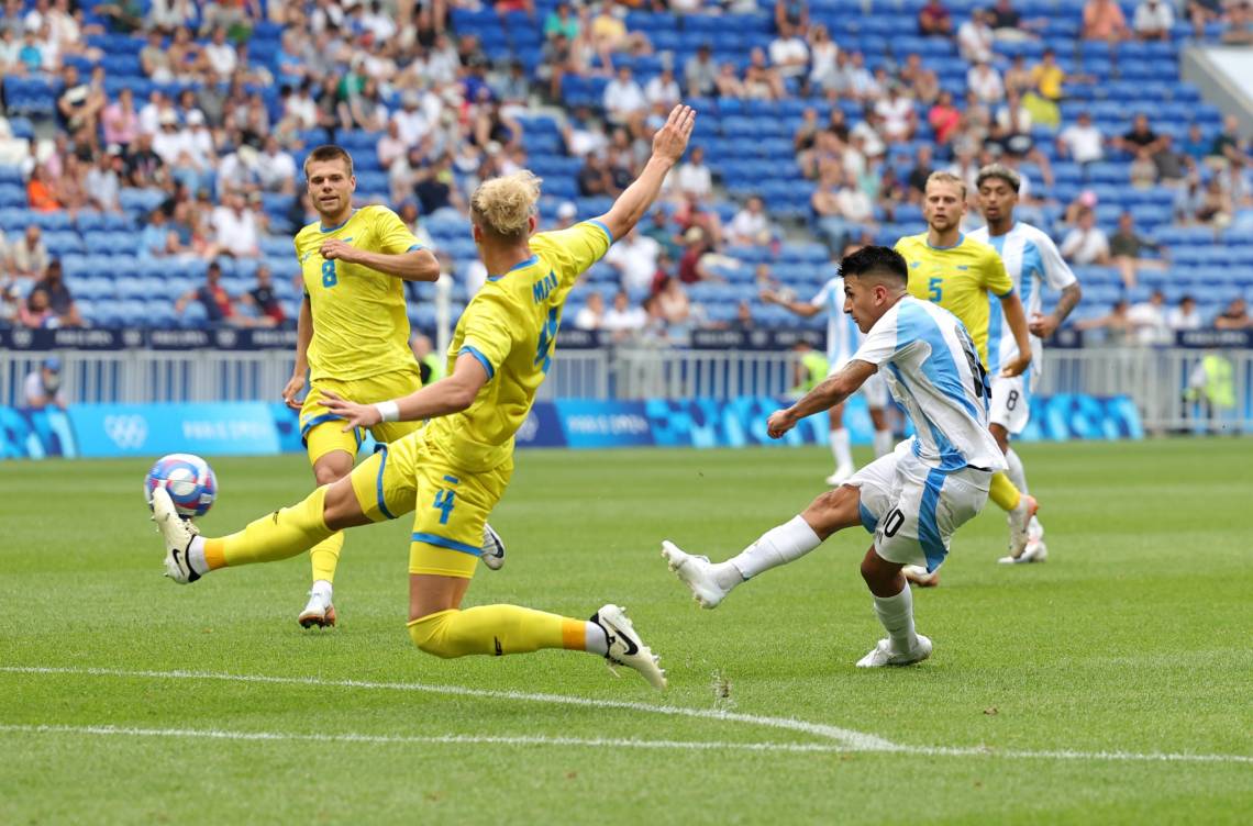 La Selección Argentina Sub 23 venció a Ucrania y clasificó a cuartos de los Juegos Olímpicos 2024