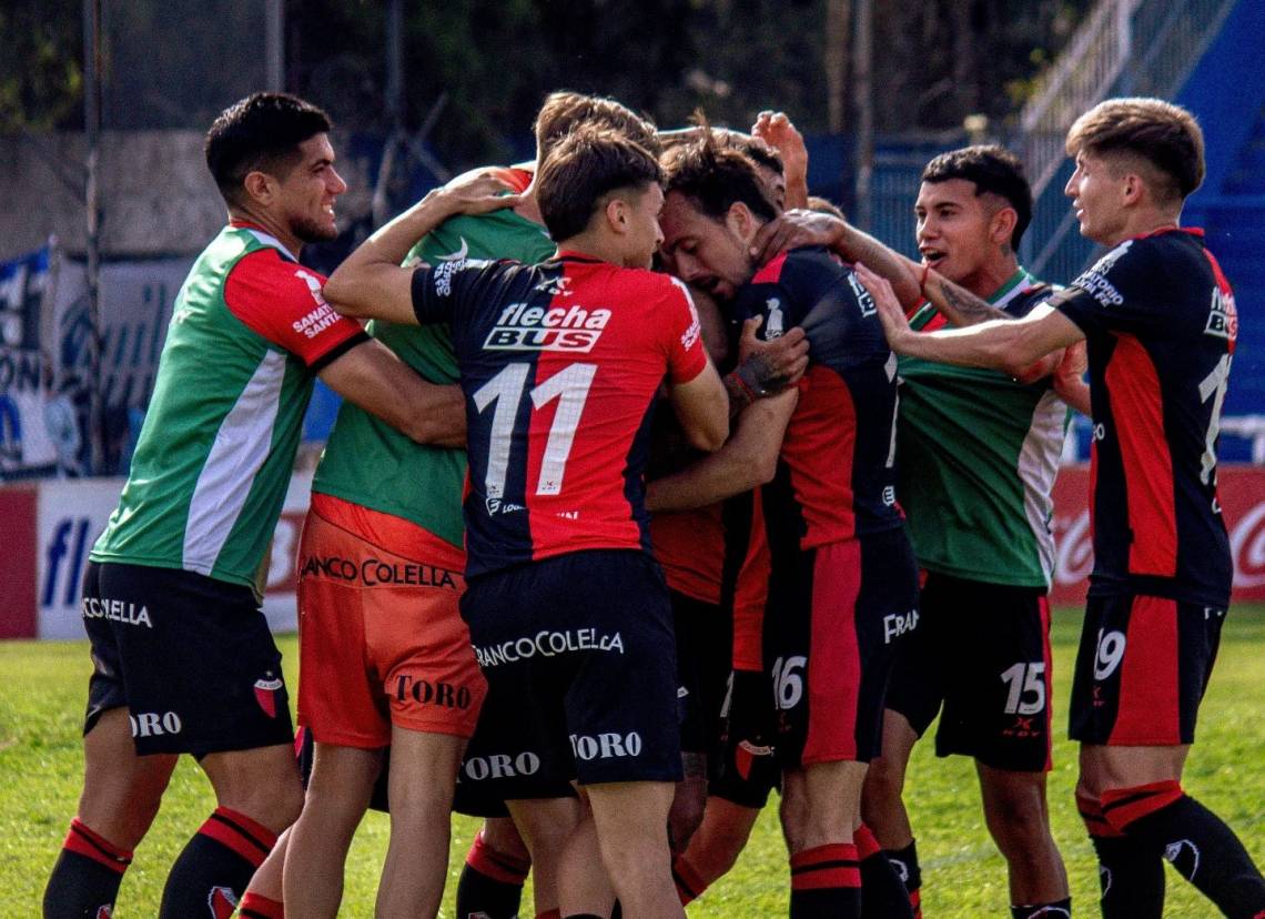 Colón visita a Chaco For Ever y busca una victoria para volver a meterse en la pelea 