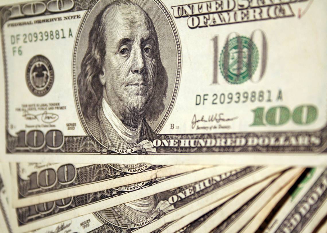 El Banco Central volvió a prorrogar la norma que admite dólares de 