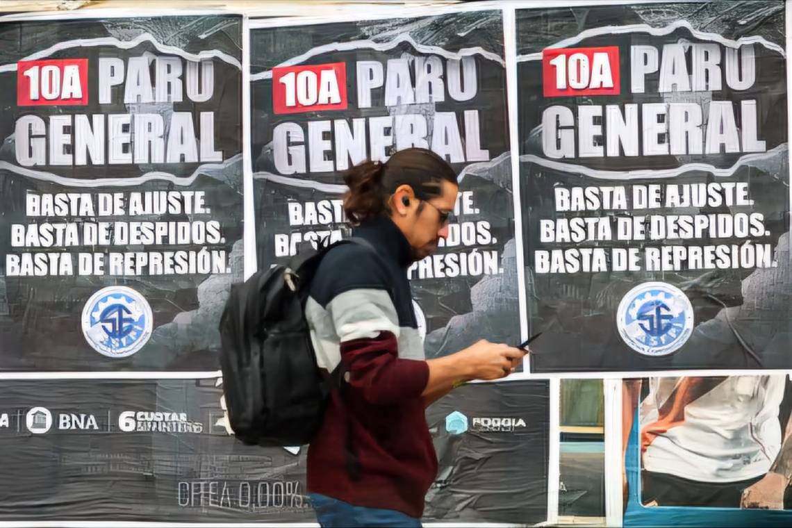 El Gobierno limitó por decreto el derecho a huelga y amplía las actividades que deberán prestar servicios en un paro