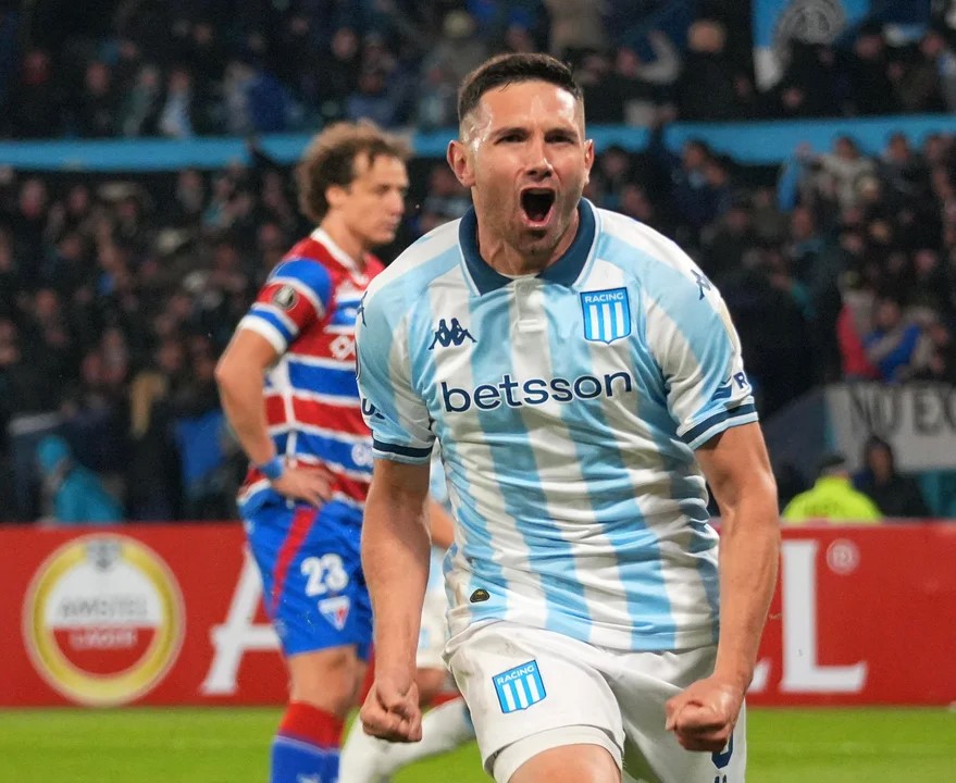 Racing y Vélez clasificaron primeros en sus grupos de la Copa Libertadores