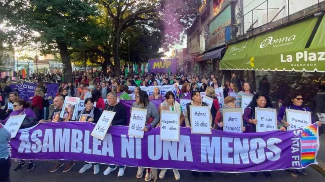 Ni Una Menos: multitudinaria movilización en Santa Fe a diez años de la primera marcha